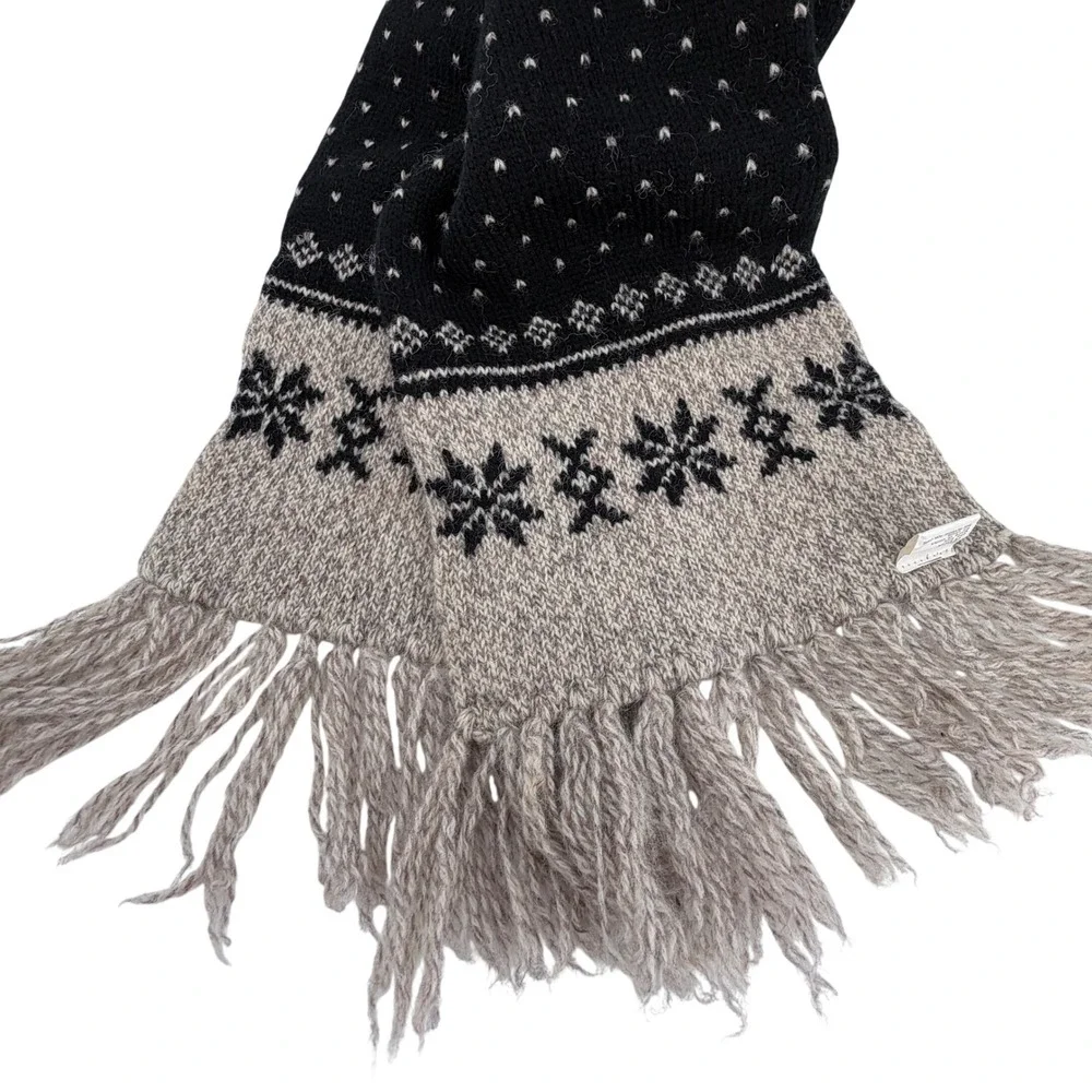 Wool Scarf Unisex OS Black Fair Isle Snowflake Wool Blend Fringe Winter